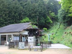 まずは、津和野城へ行きます。
津和野城は山城なので、リフトで登ります。