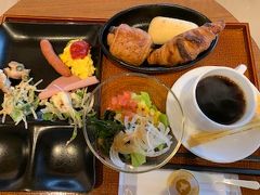 ホテルの朝食です
バイキング　デザートも美味しかった