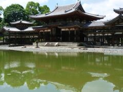 そして定番の平等院へ。
ここも何気に初めて来ました。

十円玉で有名な鳳凰堂。思っていたより大きい。まさに日本の美ですね。浄土。
前の池に映ってるのがまた素敵。