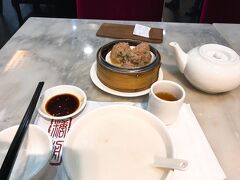 さて、二日目。
寝付いたのは遅かったので寝坊かな～と思ってたのに早起きしてしまったので周辺を徘徊して、昨夜の失敗を取り戻そうと、糖朝へ。甘味で有名なところだけど、他もおいしいと聞いたので。そしてほんっっっとうに、美味しかった！！！
縮小してる胃袋でも大丈夫なように、中華粥は貝柱のみのもの。牛肉団子は酢醤油もおいしくて最高だった！