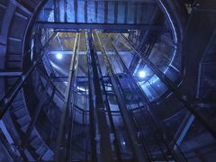 映画エイリアンのようなSFチックな写真ですね。

このエレベーターを使ってグラーツ名所のシュロス・エッゲンベルクに登れます。