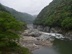 最後は大歩危、小歩危。小便小僧から山道を下り、国道に出ると、「あれ？昨日この道走ったよね？」という話になり、後で地図を見ると確かに小便小僧に行くのに、だいぶ戻っていたんですね。こちらはまず小歩危の下流方面。