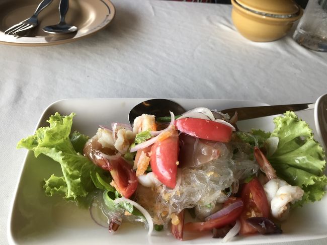 定番タイ料理を。<br />ヤムウンセン。