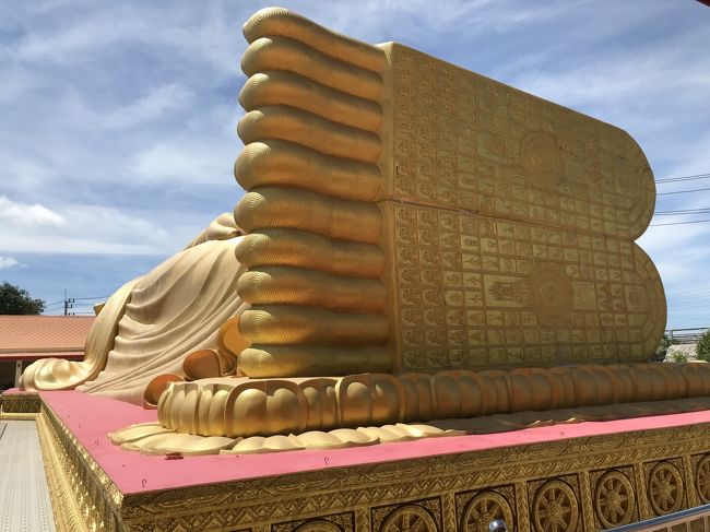 タイにはいくらでも巨大な仏像がありますね。<br />こんだけピカピカで迫力があっても、あまり知られていない、、、。<br />私もたまたまGoogle Mapで発見しただけ。