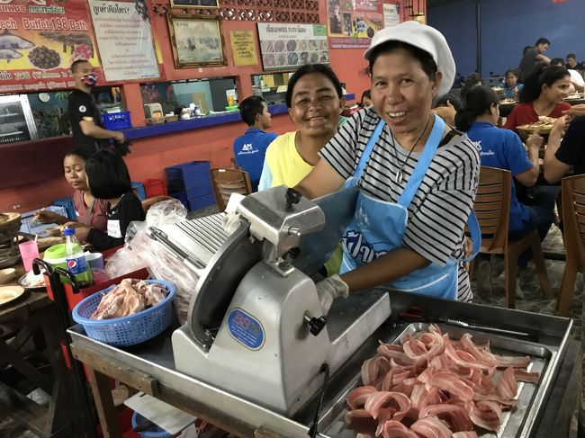 これはしゃぶしゃぶ風にカットしてくれる。