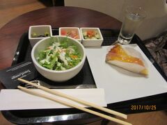 成田空港です。
写真は、ナリタトラベルラウンジです。




