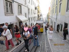 ビカのケーブルカーです。

急勾配です。

