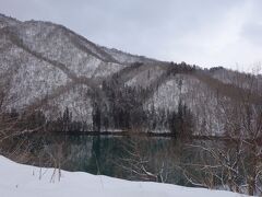 道中の九頭竜湖。
雪景色がとても綺麗でした。