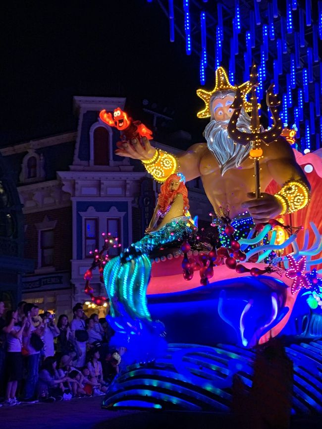 頑張って夜のパレードまでいました！<br />子どもたち疲れたかな？と思ったけど、夜のパレードで大興奮！<br />最後まで頑張ってよかった！