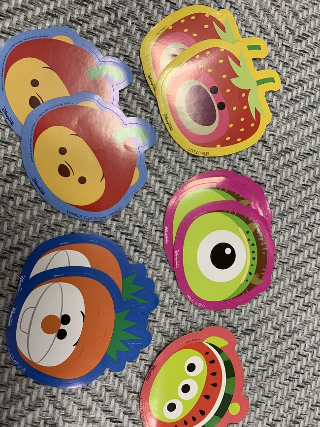 すてっかー、ぷりーず♡<br />って言ってもらいまくってました。