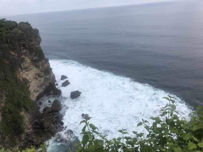 サスペンス的な崖ね。