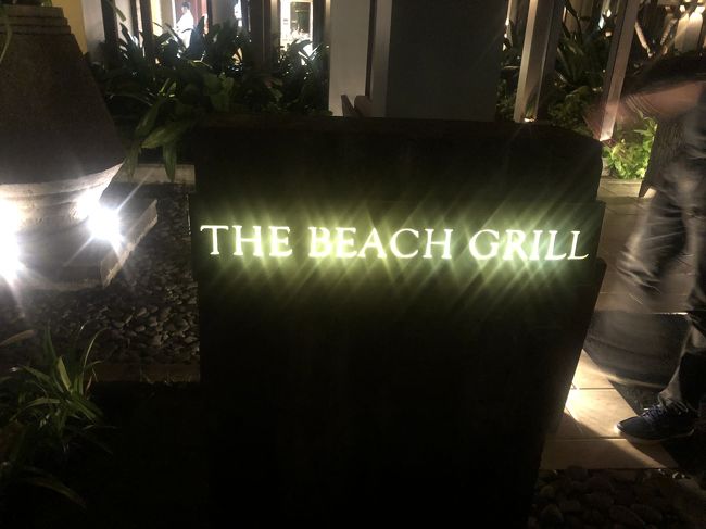 THE　BEACH　GRILL。<br />バリにしては多分お高めですよね（値段知らない）<br />旦那さま。。ごちそうさまです。。<br /><br />ここの喫煙所がビーチの方にあり、そこへ行くと<br />満点の星空が見えました。<br />ぜひそちらも見てほしい。。