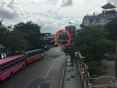 さて～お疲れですが～戻りつつ［ヨートピマーン・リバーウォーク］が見えます～「パーククローン市場」だよ nekoちゃん～♪