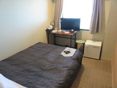 今日、宿泊するリバーサイドホテル熊本に
来ました。繁華街に近い場所にあります。
荷物を置いて、スタジアムへ向かいます。

