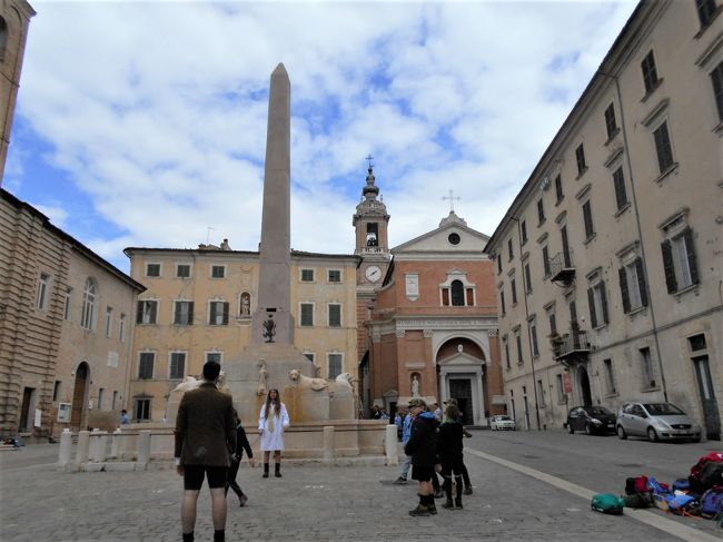 フェデリーコ2世紀行 1 イエージ 誕生 マルケ州 イタリア の旅行記 ブログ By しにあの旅人さん フォートラベル フェデリーコ2世紀行 1 イエージ 誕生 マルケ州 イタリア の旅行記 ブログ By しにあの旅人さん フォートラベル
