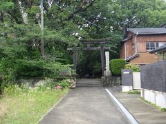 それから、熊野三所神社に入ります。