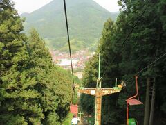 津和野城跡観光リフト。津和野城跡の近くまで登れます。（ただし，これは下るときの写真です。）