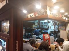 ラーメン横丁店舗はいっぱいあったのですが、こちらは行列できてました。