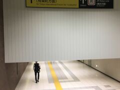 東京駅からJR京葉線（JE）で、IKEA Tokyo-Bayのある南船橋駅へ向かいます。