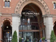 【 St. Pancras】　St. Pancras Renaissance Hotel London
長年閉鎖されたホテルを大改装
2011年オープンした　5つ☆セントパンクラス・ルネッサンス・ホテル