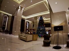 【プルマン・ヤンゴン・センターポイント・ホテル】

さて、今回、宿泊する宿は、アコー（accor）グループのプルマンホテル。ここは、急速に勢力を拡大しており、