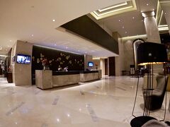 【プルマン・ヤンゴン・センターポイント・ホテル】

ここ、ヤンゴンでも、ピッカピカのホテルです。スタッフたちの対応も気持ちいです。プライドを持って働いている感が充満しています～、英語もバッチリ通じます。
