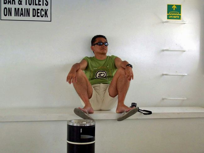 音楽も聞き飽きて、することも無くなってきました。