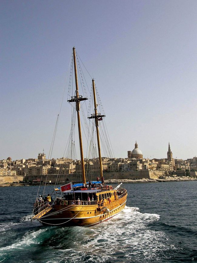 フェルナンデス号も負けじとスピードを上げます。