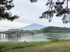 日本一長い三連太鼓橋、鶴の舞橋
吉永小百合のCMで有名