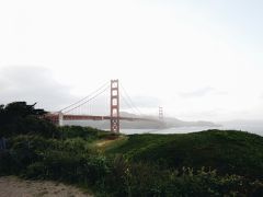 夕日を見にGolden gate bridgeへ！

まあ分かってはいたのですが、曇りのため見れず。
そして寒い。