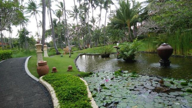 朝食後そのままホテル内を散策します<br /><br />