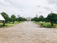 さて帰りは正門から、とことこと歩いて帰ります～