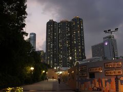 佐敦駅から尖沙咀駅までは、街歩きです。途中、九龍公園にも立ち寄りました。