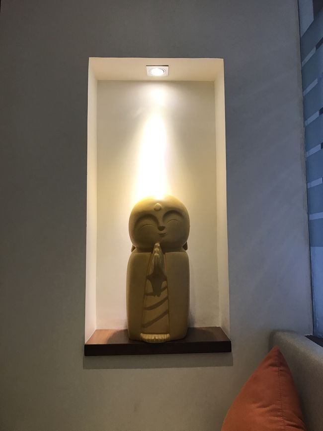 最終日は、朝からエステ！<br />前日に予約しておいたのと、クーポンをもらっていたのでかなーりお安くなりました。<br />物価が安いので、ホテルのエステなのに高く感じないです。フェイシャルを含めた全身マッサージしてもらいました。高級ホテルだと、そうはいかないかもしれないけど…<br />マッサージ上手くて爆睡。終わったあとはめっちゃスッキリ。