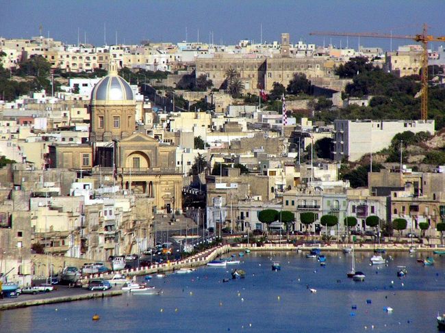 夕方は日陰になっているので、海を渡る風が気持ち良いです。