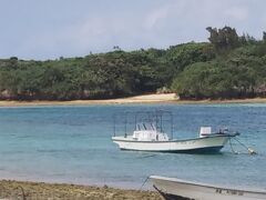 川平湾でグラスボートに乗る。ちょっと酔った。