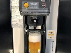 土曜日、仙台空港。
ビールからはじまる朝。
