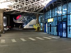 渋滞もなくアルマトイ国際空港に到着。
