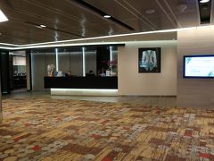 買い物前に、「Ｄｎａｔａ　Ｌｏｕｎｇｅ」でディナーにしよう♪。