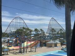 この日はナガシマスパーランドに移動。

名古屋駅近くの名鉄バスセンター４F２２番から「長島温泉」行きバスに乗ります。
降車時にパスモやスイカで払えますが、往復割引券を買いたい場合は３F切符売り場で購入が必要。

平日なのでガラガラかと思ったらすごい並んでいてビックリ！
９時２０分発のバスは混んでます。次は９時４０分発なのでそちらにすればよかった。