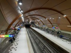 ホームも綺麗だし。
