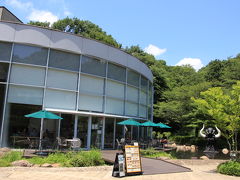 川崎市岡本太郎美術館に併設されているカフェテリアTARO