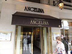 すぐに見つかりました、これがモンブランで有名なアンジェリーナ。
1870年創業のパリ本店です。