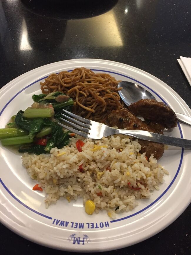 10/7<br /><br />ジャカルタ2日目！<br />今日はこれから離島を目指します！<br /><br />ジャカルタの港町アンチョールってところから<br />フェリーが出てて、そのフェリーにのれば<br />島に行けるらしい。<br />いろいろ島はあるらしいけど、<br />プロウスリブっていうのが綺麗らしい！！<br />楽しみ。<br /><br />まずはホテルで朝食を済ませる<br />味は美味しい！