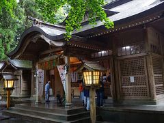 高千穂神社
高千穂の中心にあるパワースポット。夫婦杉が本殿の左(写真左)にある。