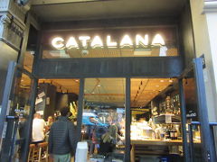 バルセロナ最後の晩餐はカタラナというバルへ。6時半ちょい前に行ってスムーズに着席。
