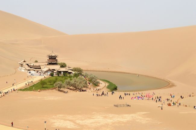 中国 シルクロード ４ 砂漠のオアシスに梅の花 鳴沙山で悠久の風に吹かれて 敦煌 後編 敦煌 中国 の旅行記 ブログ By Bell Sanさん フォートラベル