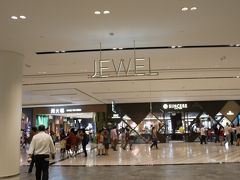 ターミナル1から中に入ります。
