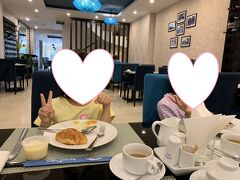 【2日目】2019年5月18日（土）

朝食会場。
ビュッフェ＋１品オーダー制になっている。
ビュッフェは可もなく不可もなくな印象。