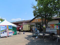 さて。今回の山梨旅、
「行ったことのないところへ行く」がテーマです。
さくらんぼ好きなカミさんに喜んでもらいたくて、探してみました。

道すがら寄ってみた双葉ＳＡ。
ここでもさくらんぼ、売ってました。